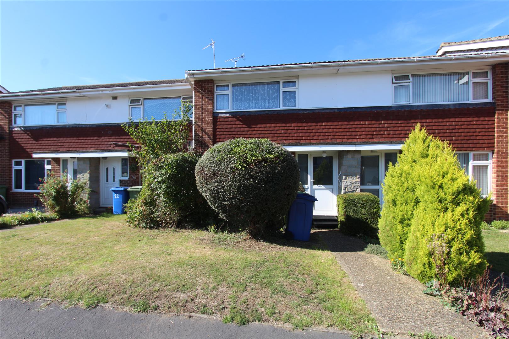 2 bedroom House for sale in Wellington Road, Sittingbourne, Kent, ME10